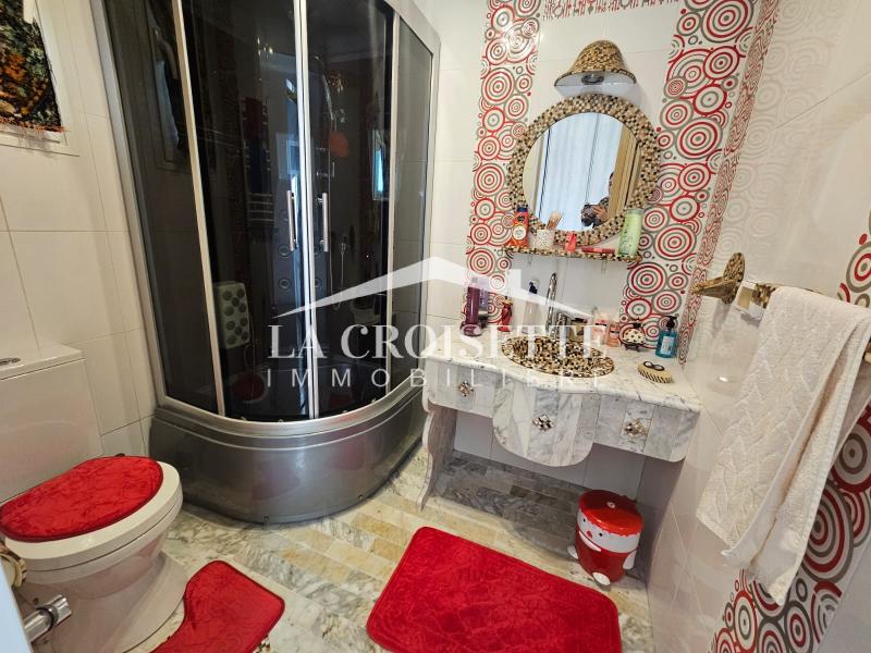 Étage de villa meublé S+3 avec terrasse à La Soukra